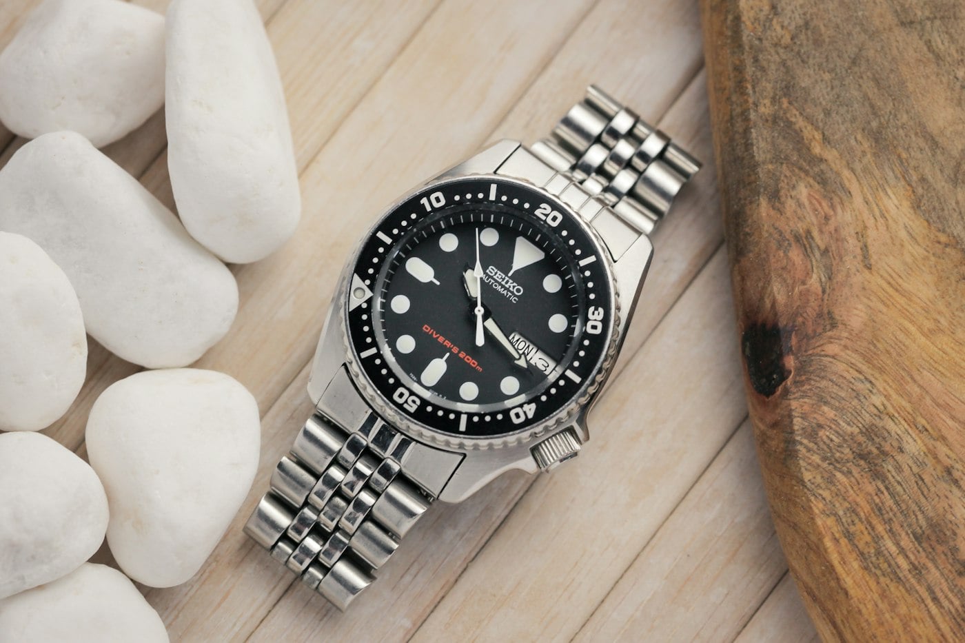 Montre Platinum Steel tout acier avec lunette graduée